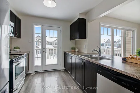 623 Bluegill Ave, Barrhaven, ON K2J 5Y8