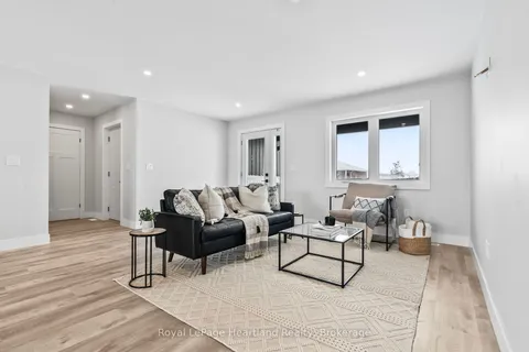 16 Jonathan Cres, South Bruce, ON N0G 2J0