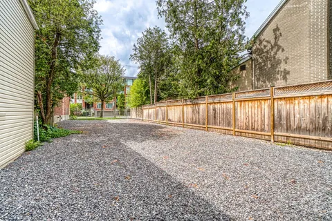 294 Mackay Street, ON K1M 2B8