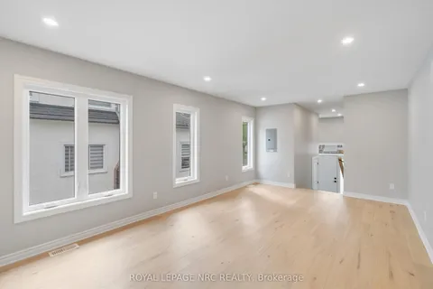 137 St. George Street, Welland, ON L3C 5N7