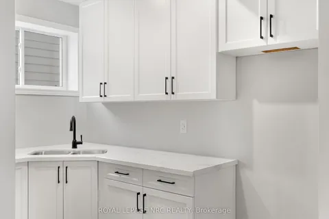 137 St. George Street, Welland, ON L3C 5N7