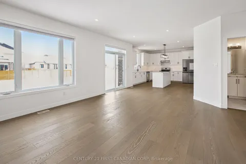 30 Spruce Crescent, North Middlesex, ON N0M 2K0