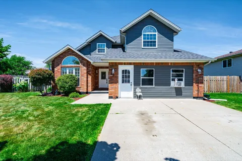 43 Eastgrove Crescent, Leamington, ON N8H 5J7