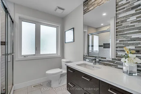 231 Daniel Avenue, Tunneys Pasture and Ottawa West, ON K1Y 0C7