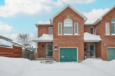 56 Roseanne Lane, Blackburn Hamlet, ON K1B 1C2