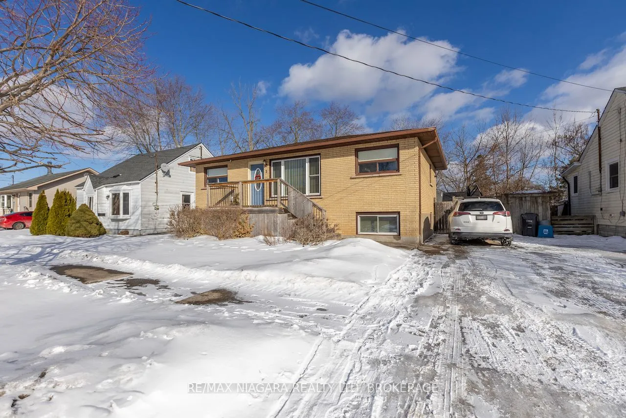 5 Phyllis Street, Fort Erie, ON L2A 3Y1