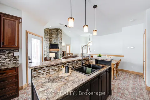 103 Robertson St, Minto, ON N0G 1Z0