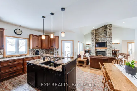 103 Robertson St, Minto, ON N0G 1Z0