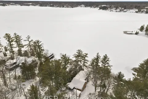 1166 Parkers Point Road, Gravenhurst, ON P1P 1R2