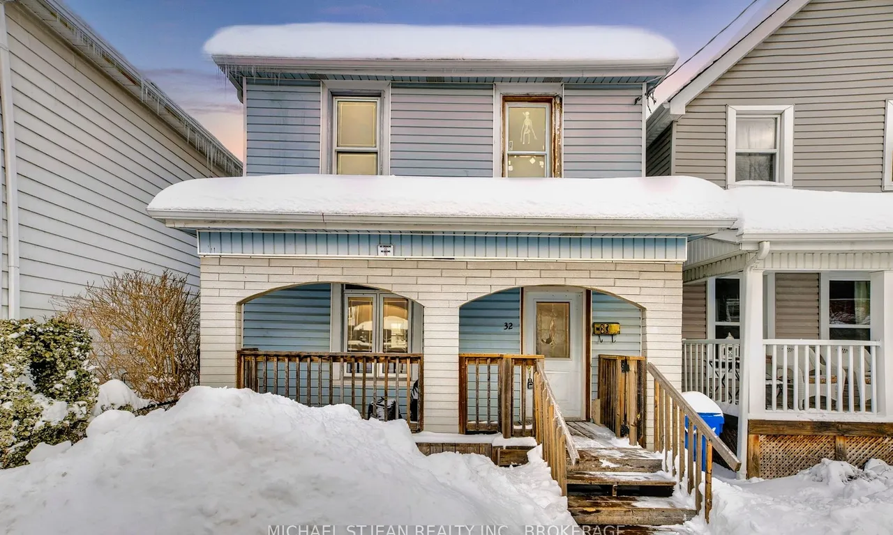 32 Picton St, Hamilton, ON L8L 1E2