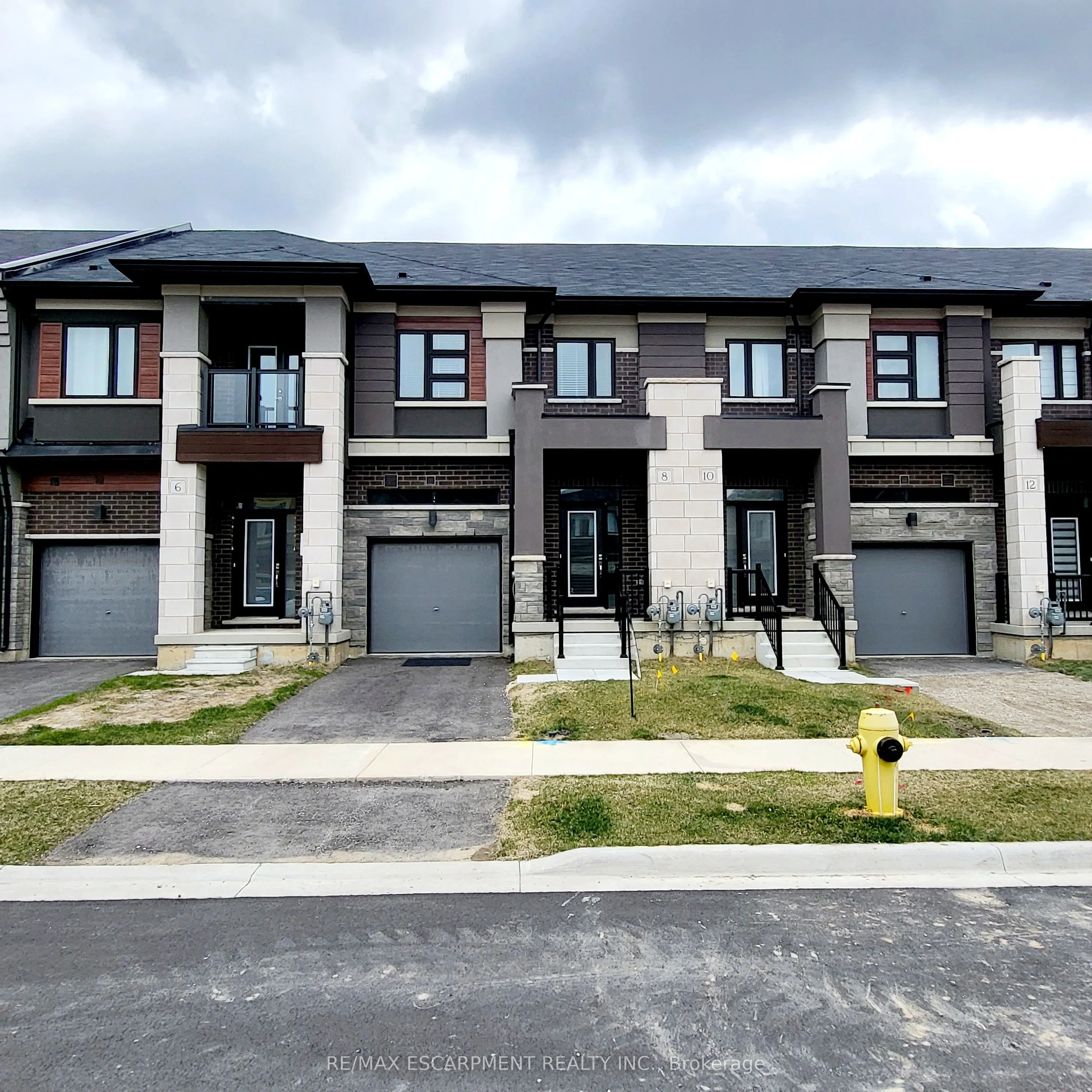 8 Copeman Avenue, Brantford, ON N3V 0B3