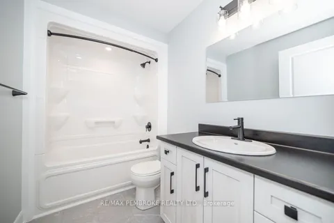22 DURANT Street, Petawawa, ON K8H 0H3