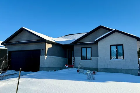 22 DURANT Street, Petawawa, ON K8H 0H3