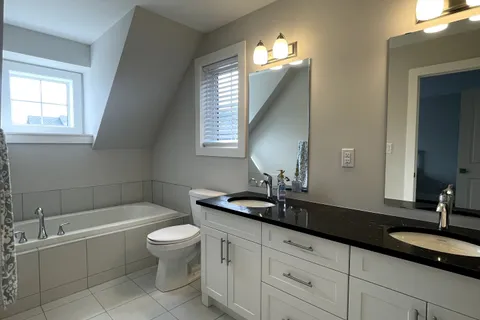 148 Sycamore Street, Blue Mountains, ON L9Y 4E4
