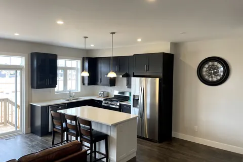 148 Sycamore Street, Blue Mountains, ON L9Y 4E4