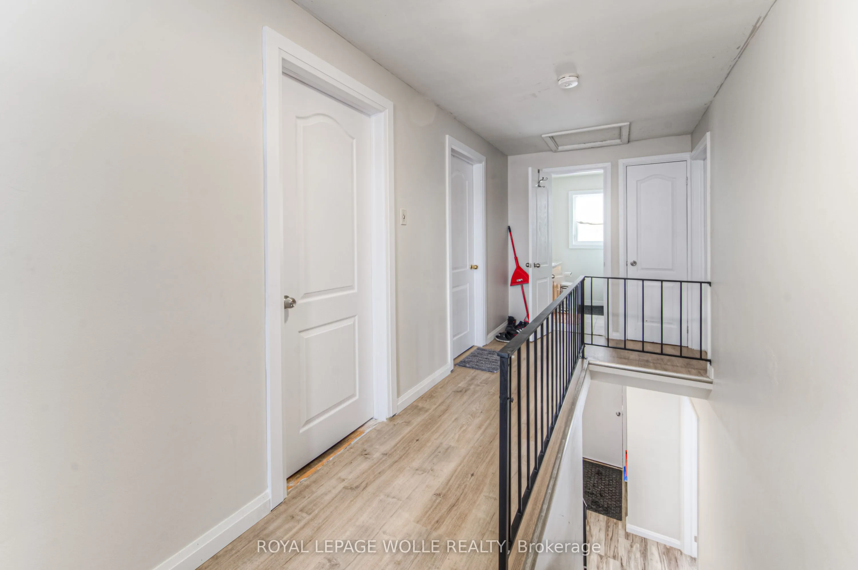 42 Cardill Crescent, Waterloo, ON N2L 3Y6