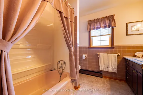 1640 Killaly Street, Port Colborne, ON L3K 5V3