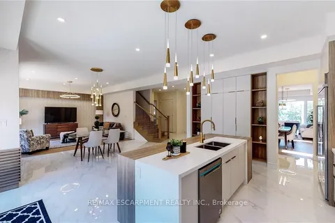 382A Southcote Road, Hamilton, ON L9G 2W3