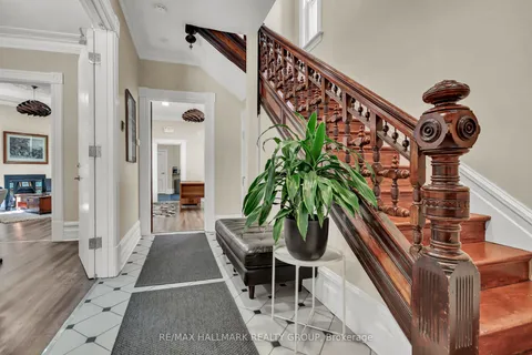 421 Gilmour Street, Ottawa Centre, ON K2P 0R5