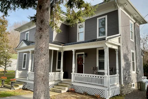 2 John Street, Rideau Lakes, ON K0E 1G0