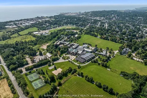 47 Pine Street, ON L1A 3E6