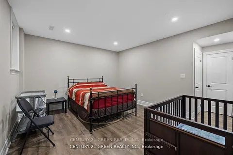 679 Hiawatha Boulevard, Hamilton, ON L9G 3A6