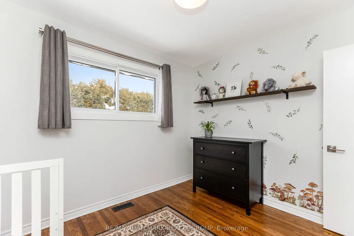 29 Mulvagh Avenue, ON K2E 6M8