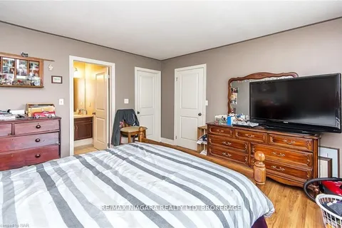 4270 Chippawa Parkway, Niagara Falls, ON L2G 6E7