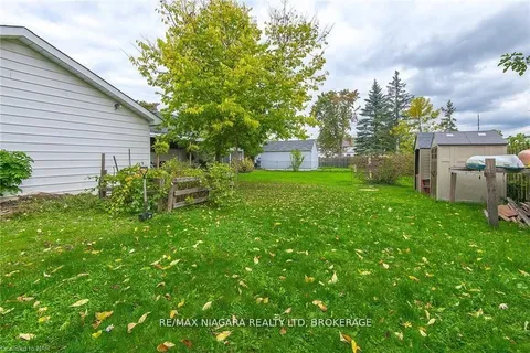 4270 Chippawa Parkway, Niagara Falls, ON L2G 6E7