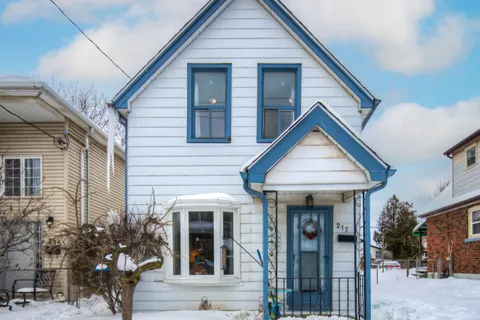 217 Fairfield Avenue, Hamilton, ON L8H 5H5
