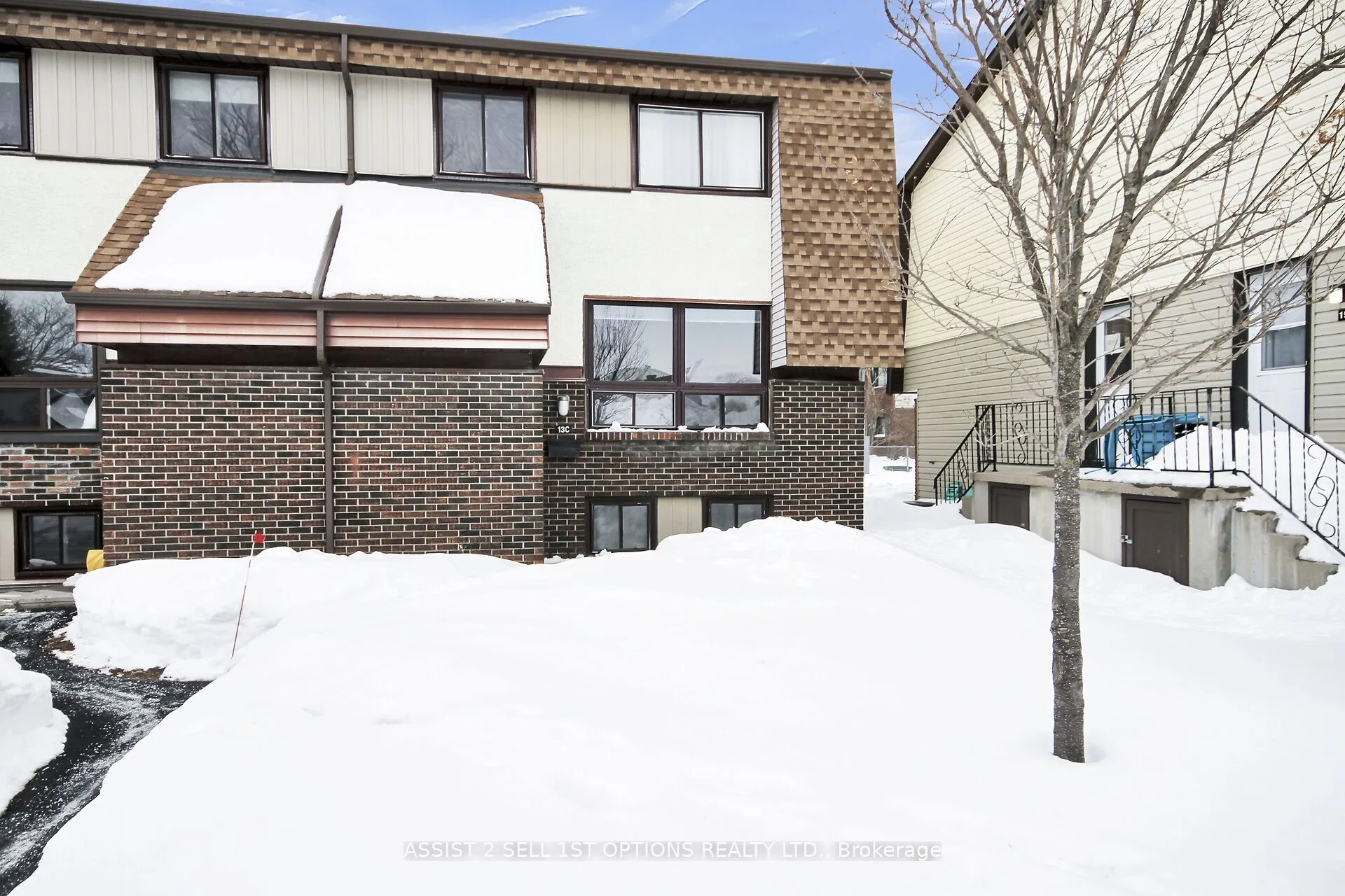 13C Woodvale Gn Crescent, South of Baseline to Knoxdale, ON K2G 4H1