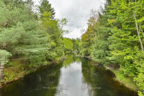 8 Clark Line Road, Addington Highlands, ON K0H 1P0