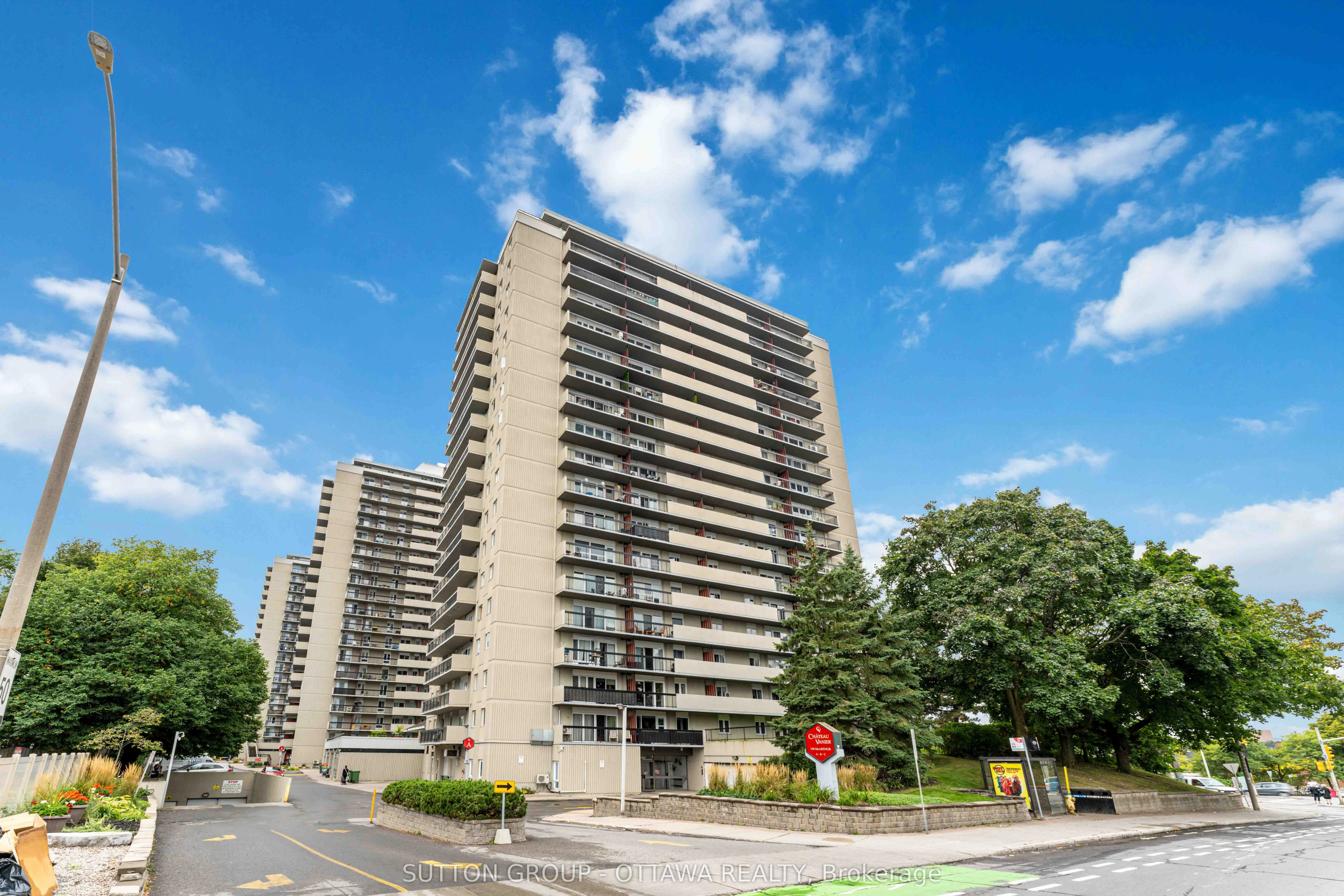 158A McArthur Avenue, Vanier and Kingsview Park, ON K1L 7E7