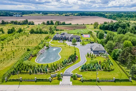 1272 Fiddlers Green Road, Hamilton, ON L9G 3L1