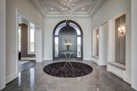 1272 Fiddlers Green Road, Hamilton, ON L9G 3L1