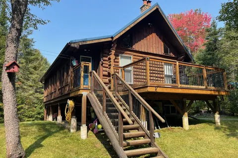300 Concession 2&3 Road, Huntsville, ON P1H 2L5