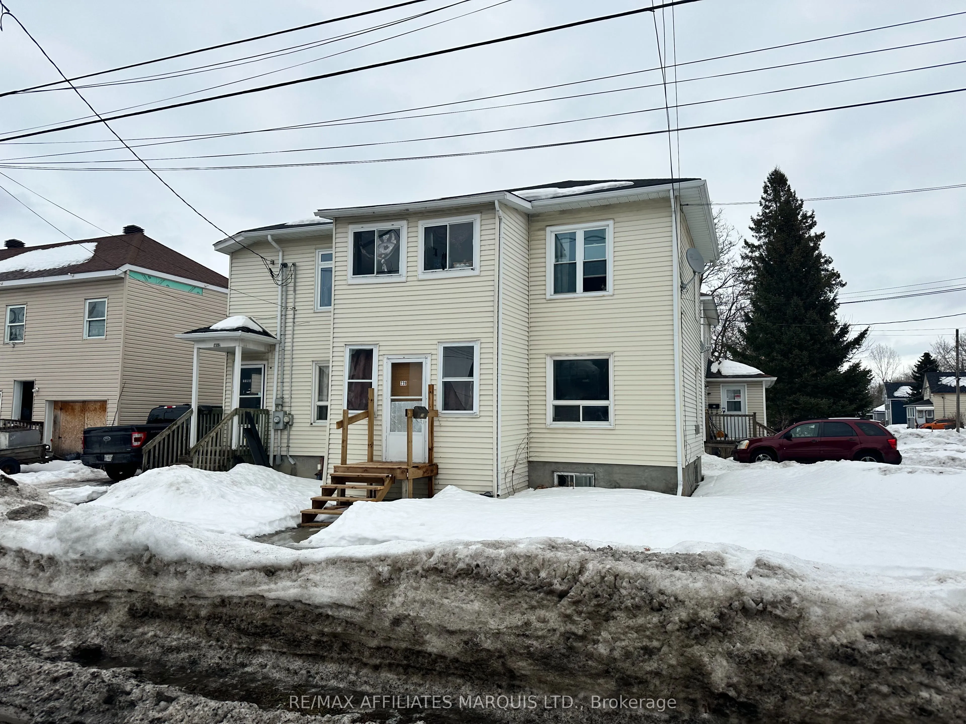 239 Cumberland Street, Cornwall, ON K6J 4H8