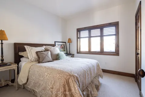 146 National Drive, Blue Mountains, ON L9Y 0B7