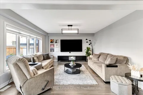30 Scarletwood Street, Hamilton, ON L8J 0K8