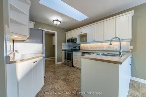 135 Weston Drive, Tillsonburg, ON N4G 5X1