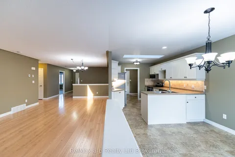 135 Weston Drive, Tillsonburg, ON N4G 5X1
