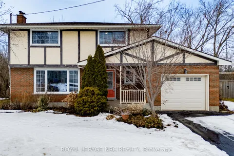 40 Lindbergh Drive, Fort Erie, ON L2A 2Z4