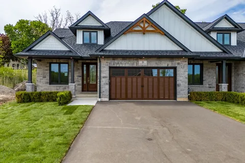 15 Greenhill Drive, Tillsonburg, ON N4G 2K6