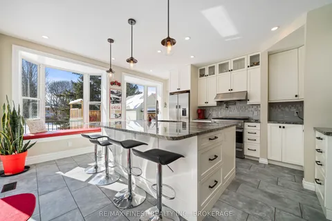 21 Centre Street, Prince Edward County, ON K0K 2T0