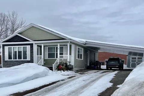 7 Williams Drive, Bancroft, ON K0L 1C0