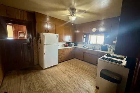 10 Athoe Street, Port Colborne, ON L3K 2B4