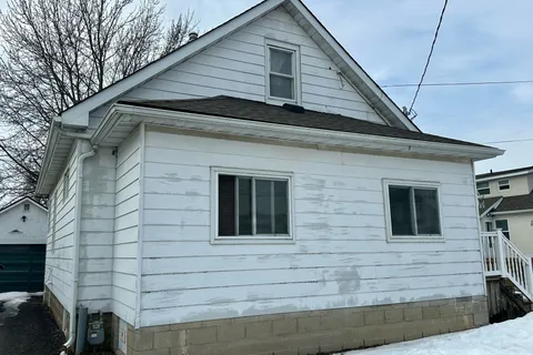 10 Athoe Street, Port Colborne, ON L3K 2B4
