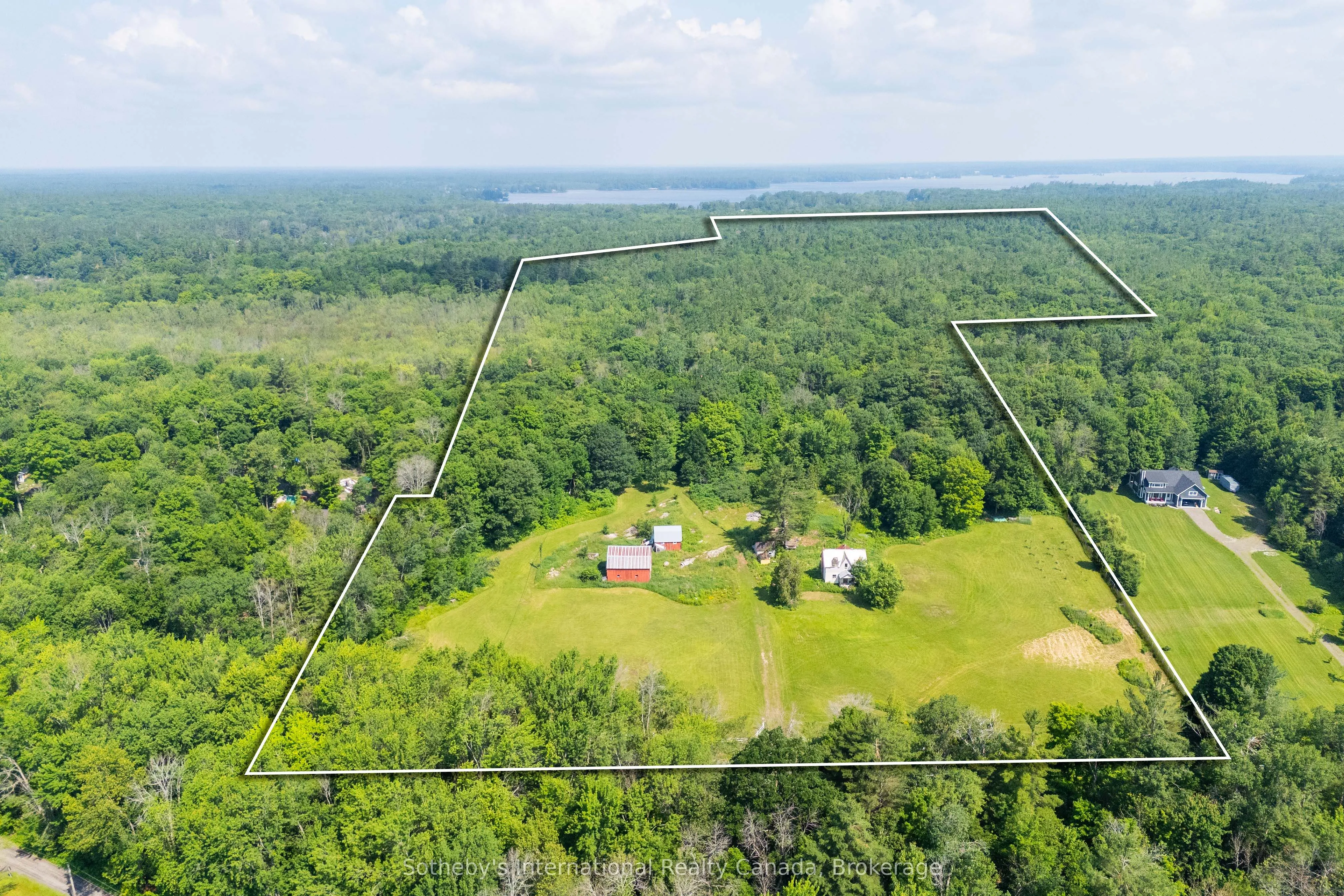 1316 Graham Road, Gravenhurst, ON P0E 1N0