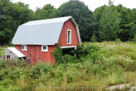 1316 Graham Road, Gravenhurst, ON P0E 1N0