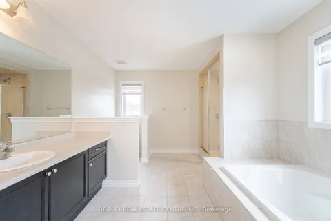 37 Pace Avenue, Brantford, ON N3S 0J2